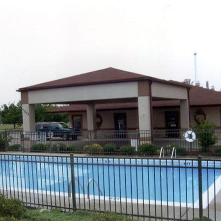 Briarwood Inn Of Geneva المظهر الخارجي الصورة