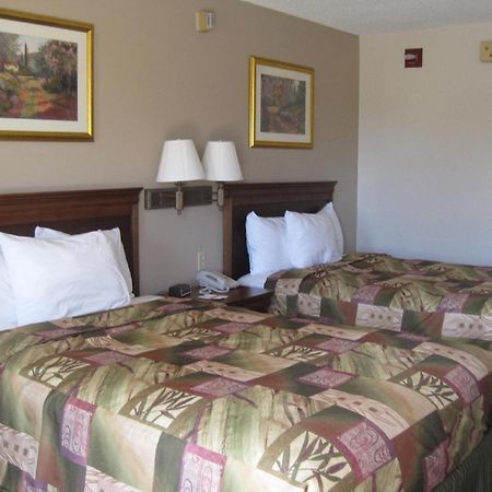 Briarwood Inn Of Geneva المظهر الخارجي الصورة